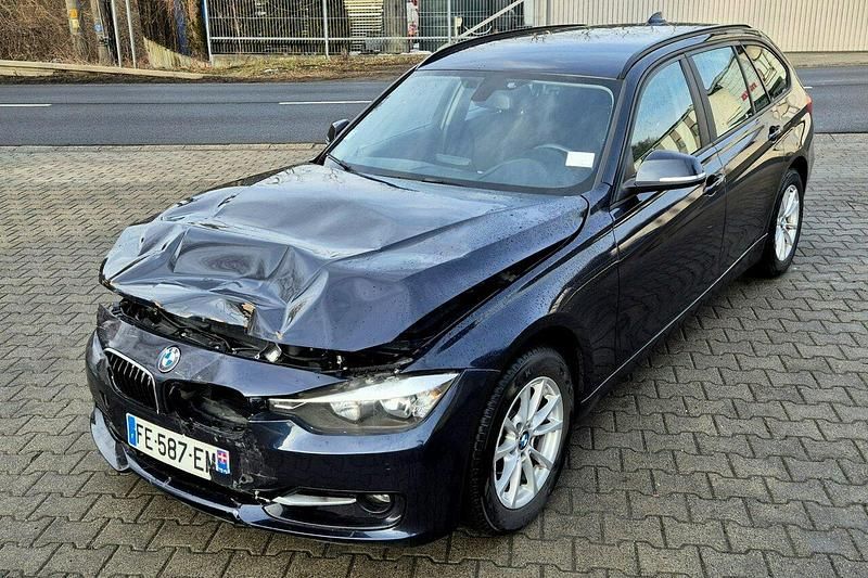 Używany BMW 316 116 KM (85 kW) 2015 Niebieski (metalik, perła) Kombi