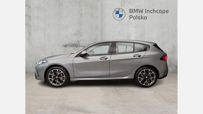 Używany BMW 118 Shadowline 150 KM (110 kW) 2025 Szary skyscraper metalizowany Hatchback