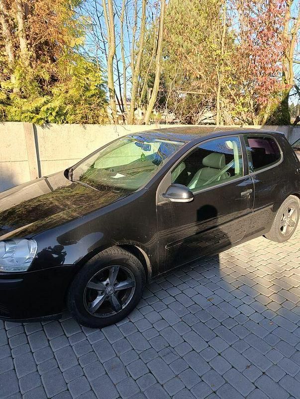 Czarny Używany 2005 VW Golf V Hatchback | 4000 zł (Super Cena) - Obraz 1/4