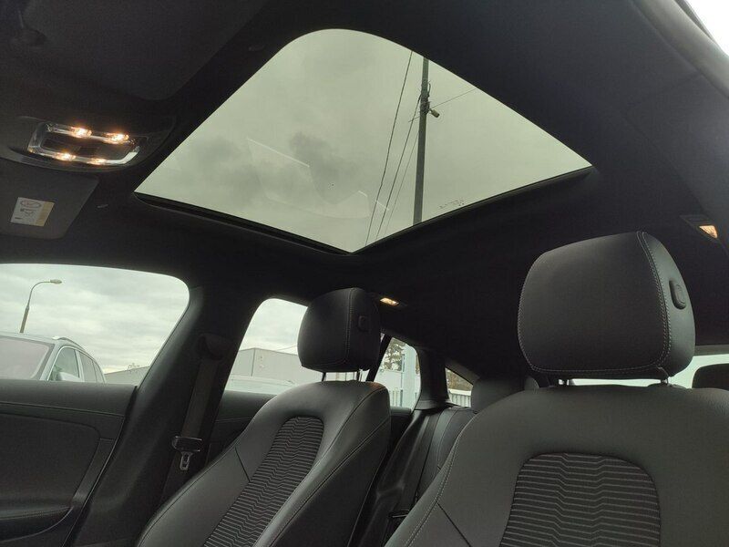 Używany Mercedes CLA200 160 KM (117 kW) 2020 Biały (metalik) Kombi