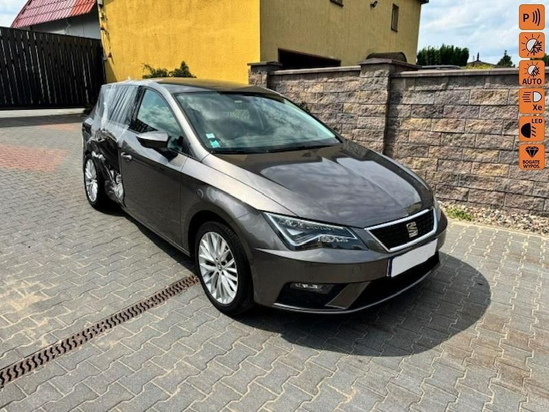 Szary Używany 2017 Seat Leon Hatchback | 22 900 zł - Obraz 1/4
