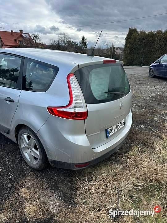 Używany Renault Grand Scénic III 130 KM (95 kW) 2012 Srebrny Minivan