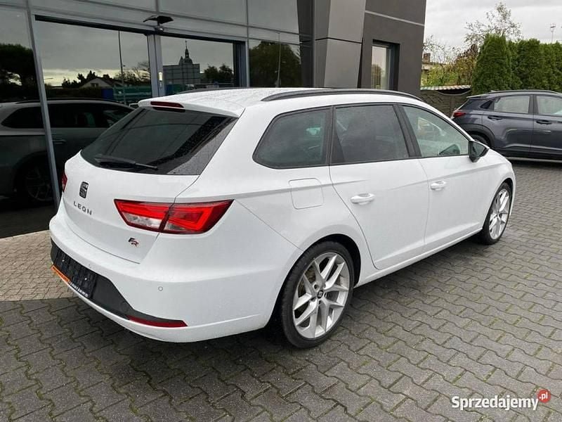 Używany Seat Leon 180 KM (132 kW) 2015 Biały (metalik) Kombi