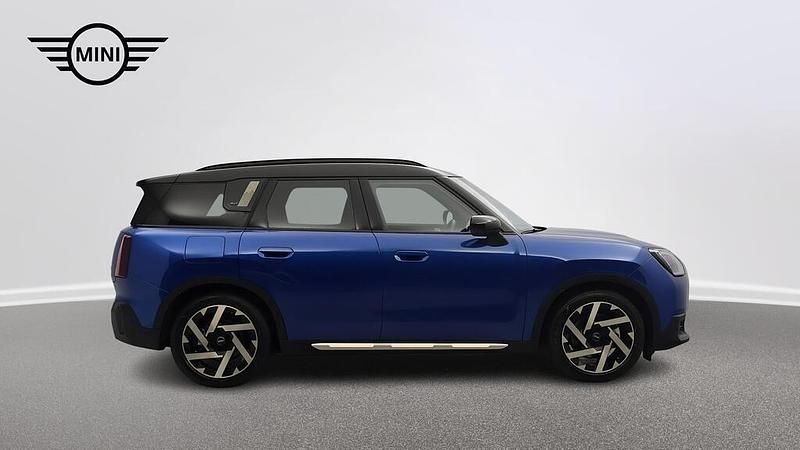 Używany Mini Countryman 225 kW (306 KM) 2025 Blazing blue metalizowany SUV