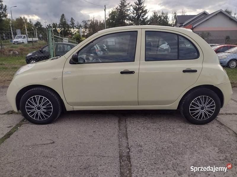 Używany Nissan Micra 80 KM (58 kW) 2004 Żółty Hatchback