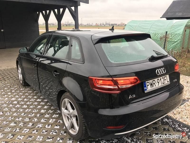 Używany Audi A3 Sportback 2018 Czarny Hatchback
