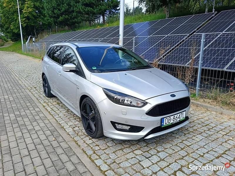Srebrny Używany 2018 Ford Focus Kombi | 46 600 zł (Uczciwa cena) - Obraz 1/4