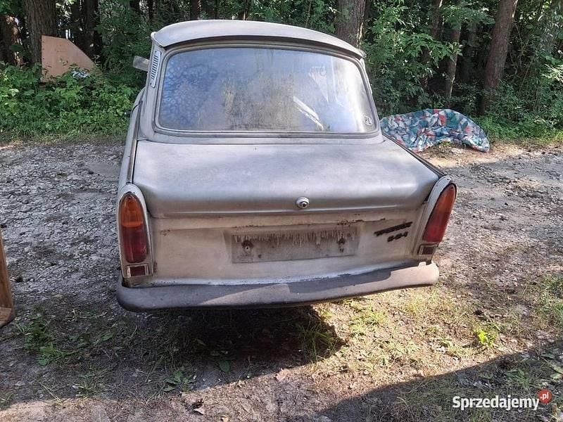 Używany Trabant 601 1975 Biały Sedan/Limuzyna