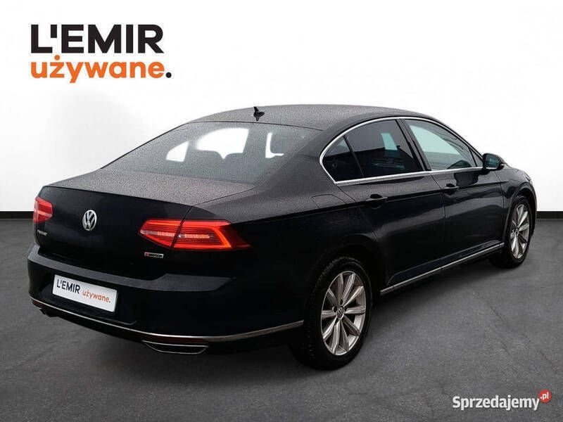 Czarny Używany 2019 VW Passat Sedan/Limuzyna | 89 900 zł (Drogi) - Obraz 1/4