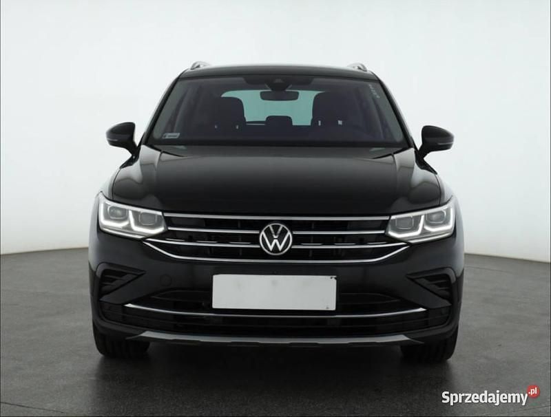 Czarny Używany 2021 VW Tiguan SUV | 91 999 zł (Dobra cena) - Obraz 1/4