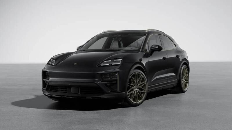 Jet black metallic Nowe 2024 Porsche Macan Turbo SUV | 656 192 zł - Obraz 1/4