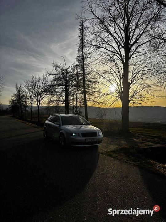 Srebrny Używany 2002 Audi A4 S-Line Kombi | 11 000 zł (Drogi) - Obraz 1/4