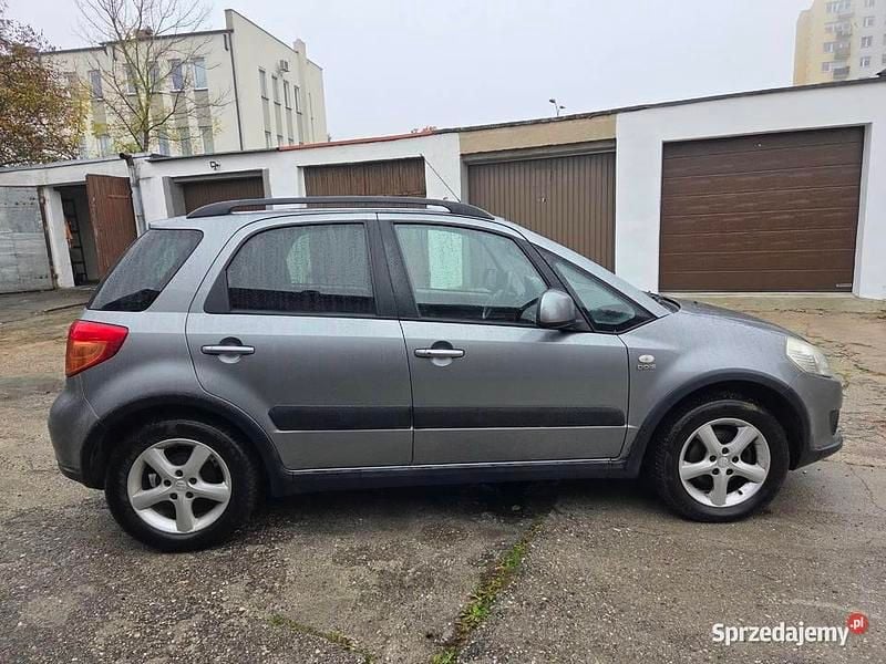 Szary Używany 2007 Suzuki SX4 SUV | 10 900 zł (Dobra cena) - Obraz 1/4