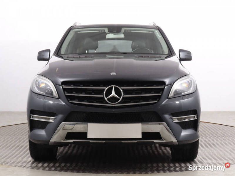 Czarny Używany 2015 Mercedes ML350 SUV | 97 999 zł (Uczciwa cena) - Obraz 1/4