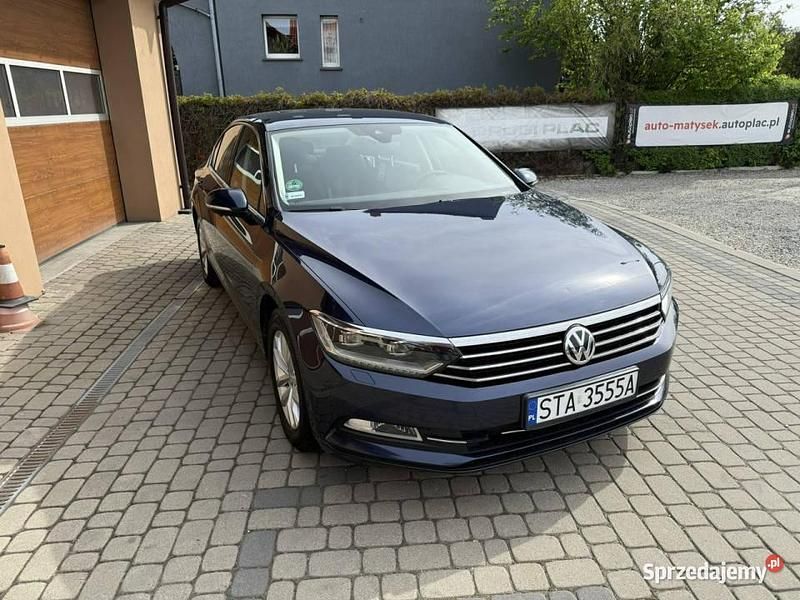 Używany VW Passat 180 KM (132 kW) 2017 Niebieski Sedan/Limuzyna