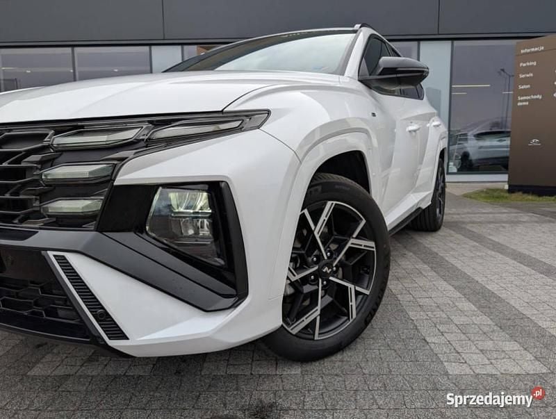 Biały Nowe 2025 Hyundai Tucson SUV | 144 900 zł (Uczciwa cena) - Obraz 1/4