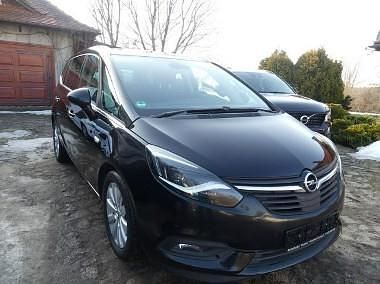 Używany Opel Zafira Edition 130 KM (95 kW) 2018 Czarny Minivan