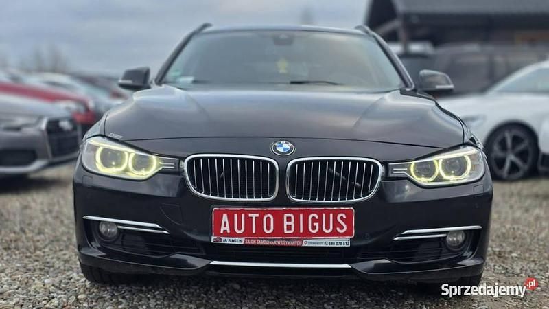 Czarny Używany 2014 BMW 320 Luxury Line Kombi | 37 900 zł (Super Cena) - Obraz 1/4