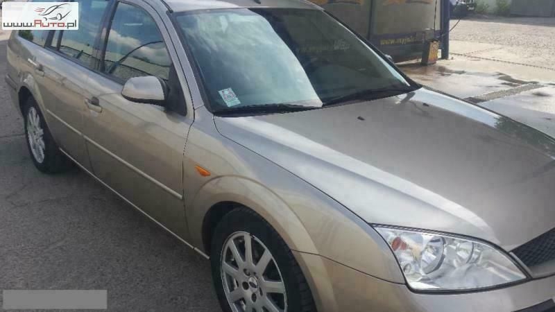 Używany Ford Mondeo 125 KM (91 kW) 2001 Złoty (metalik) Sedan/Limuzyna