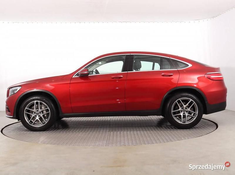 Używany Mercedes GLC350 258 KM (189 kW) 2017 Bordowy Coupe