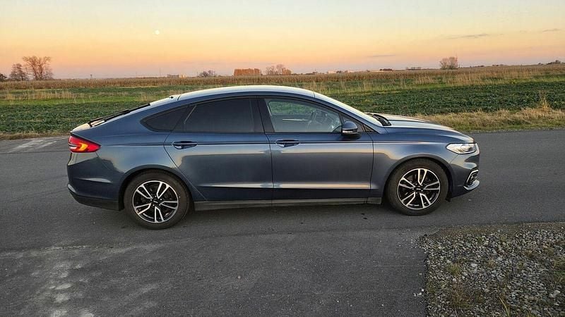 Używany Ford Mondeo 2019 Niebieski Hatchback