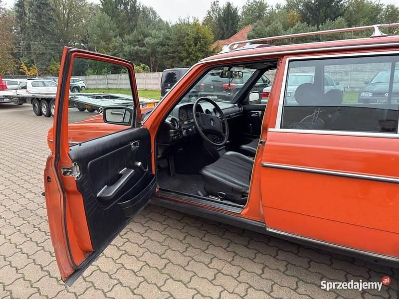 Używany Mercedes 300 1978 Pomarańczowy Kombi