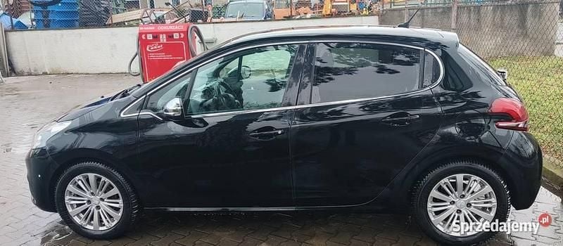 Używany Peugeot 208 Allure 2018 Hatchback