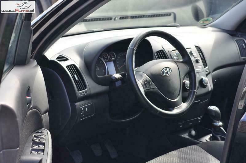 Używany Hyundai i30 109 KM (80 kW) 2011 Czarny (metalik) Hatchback