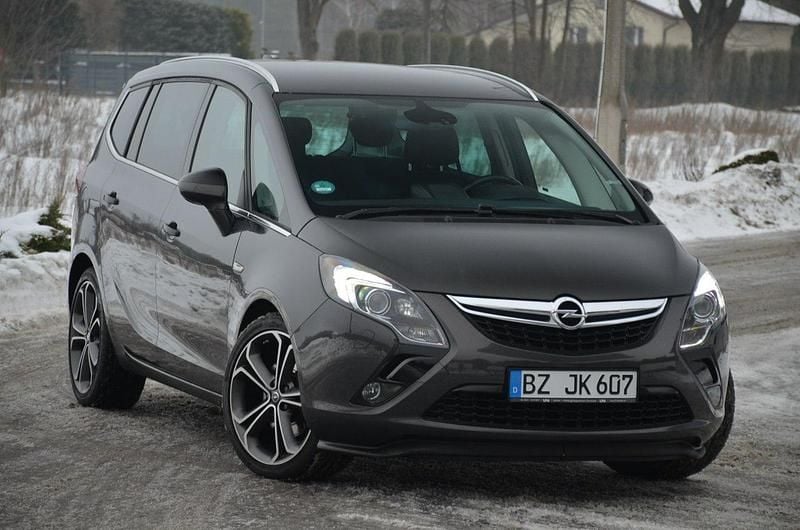 Używany Opel Zafira 170 KM (125 kW) 2016 Szary (metalik) Minivan