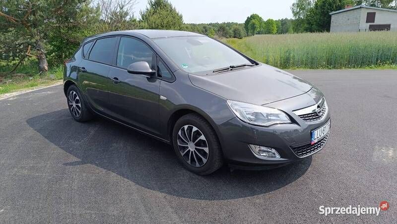 Szary Używany 2011 Opel Astra Hatchback | 23 900 zł (Uczciwa cena) - Obraz 1/4