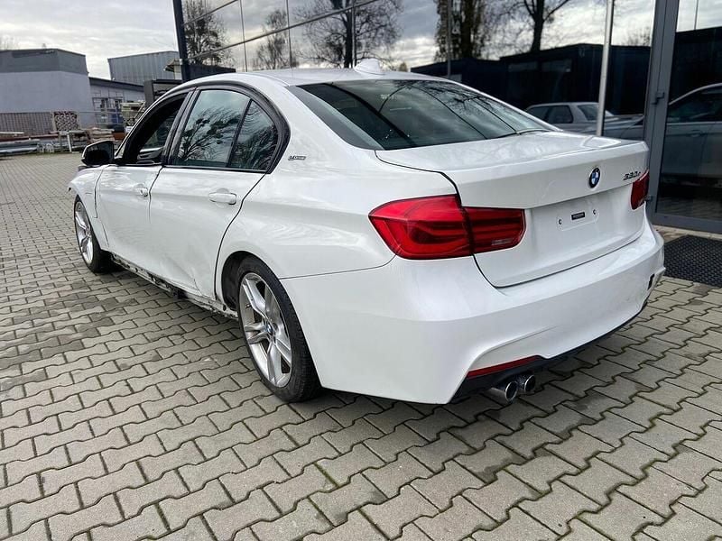 Biały Używany 2017 BMW 330 M Sport Sedan/Limuzyna | 30 000 zł - Obraz 1/4