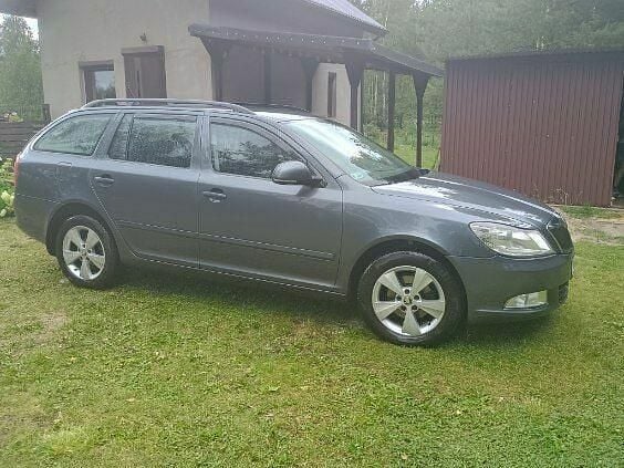 Używany Skoda Octavia 2012 Szary Kombi