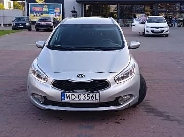 Srebrny Używany 2015 Kia Ceed Hatchback | 18 900 zł (Super Cena) - Obraz 1/4