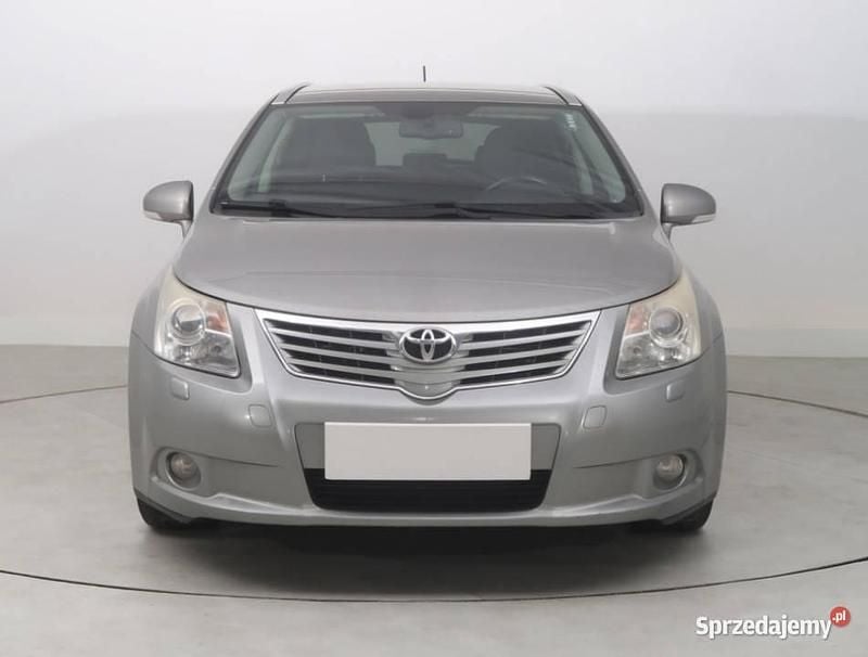 Srebrny Używany 2010 Toyota Avensis Kombi | 20 499 zł (Uczciwa cena) - Obraz 1/4