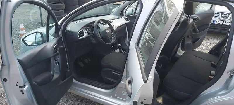 Używany Citroën C3 75 KM (55 kW) 2016 Srebrny (metalik, perła) Hatchback