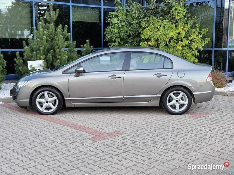 Używany Honda Civic 140 KM (102 kW) 2006 Inny kolor Sedan/Limuzyna