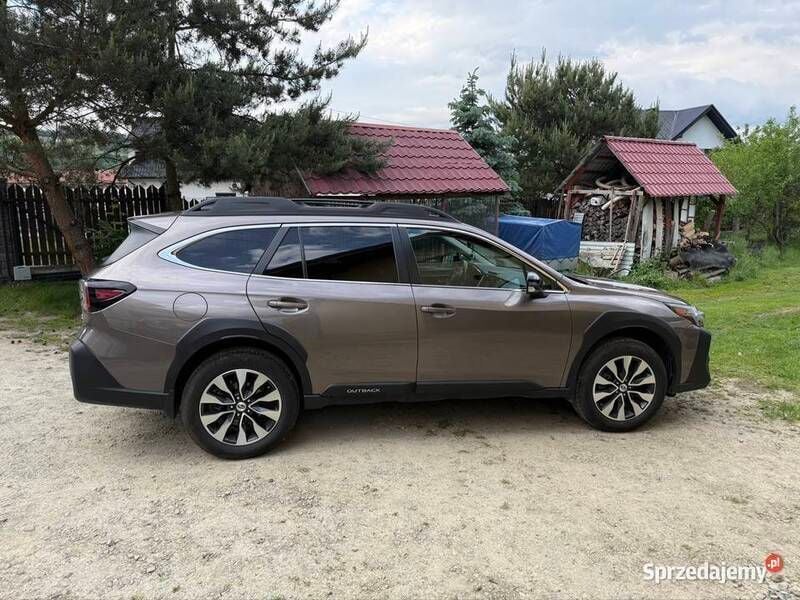 Używany Subaru Outback 169 KM (124 kW) 2023 Brązowy SUV