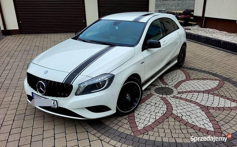 Biały Używany 2013 Mercedes A180 Hatchback | 44 500 zł (Dość drogi) - Obraz 1/4