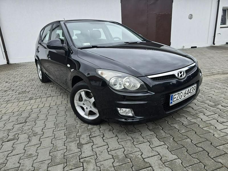 Czarny Używany 2009 Hyundai i30 Hatchback | 15 900 zł (Uczciwa cena) - Obraz 1/4