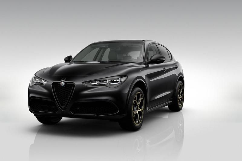 Nowe Alfa Romeo Stelvio 280 KM (205 kW) 2025 Lakier metalizowany czarny  volcano black SUV
