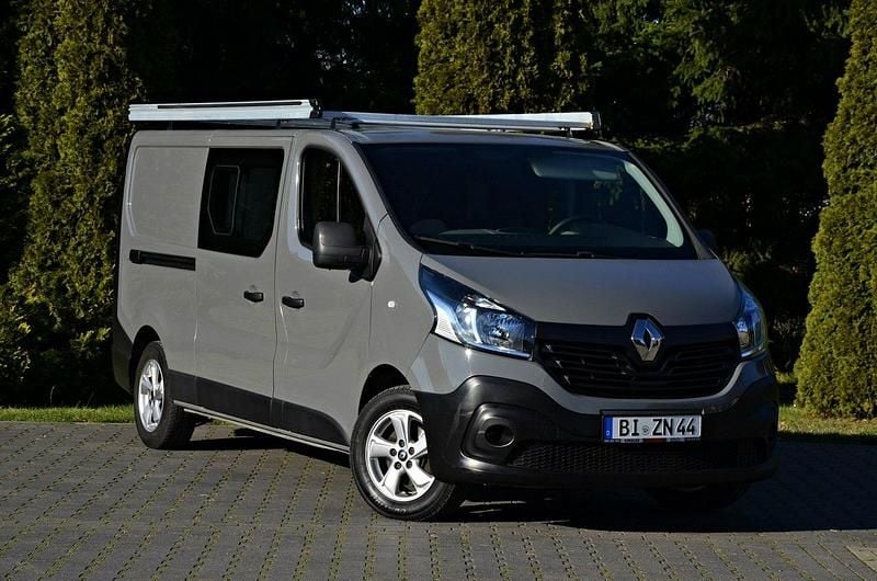 Szary Używany 2019 Renault Trafic Minivan | 59 900 zł (Super Cena) - Obraz 1/4