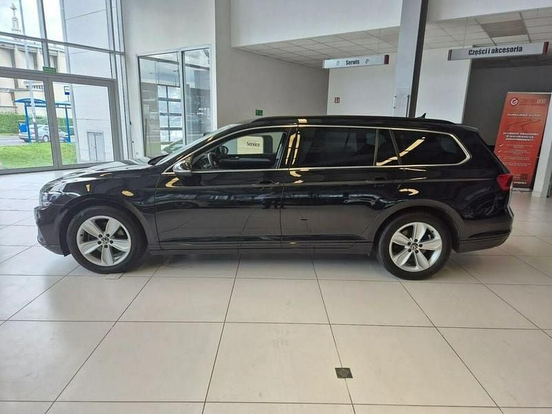 Używany VW Passat 190 KM (139 kW) 2022 Czarny (metalik) Kombi