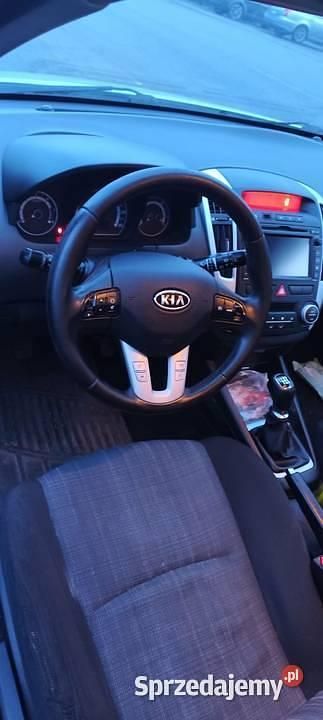 Używany Kia Ceed 2011 Srebrny Hatchback