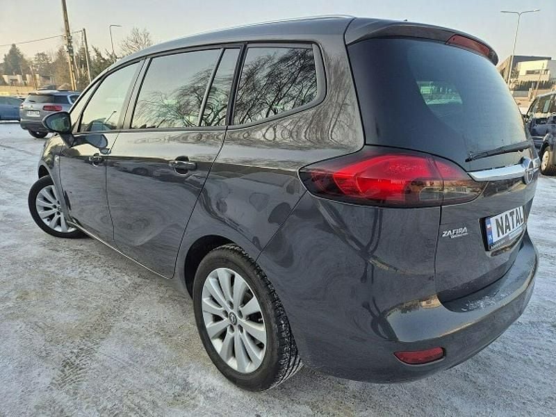 Używany Opel Zafira 140 KM (102 kW) 2016 Czarny Minivan