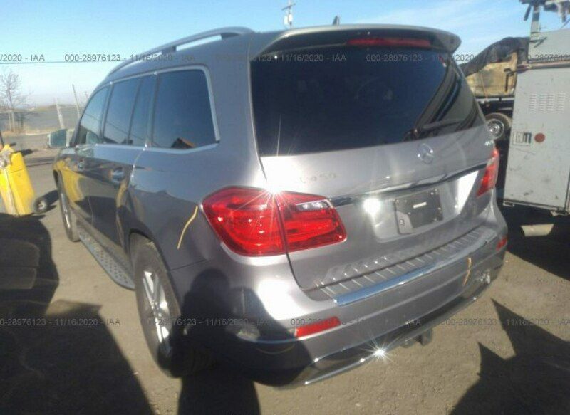 Używany Mercedes GL450 362 KM (266 kW) 2016 Srebrny SUV