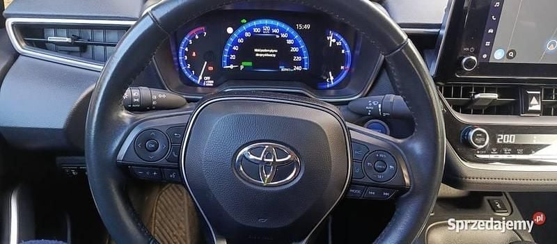 Używany Toyota Corolla Comfort 2023 Srebrny Sedan/Limuzyna