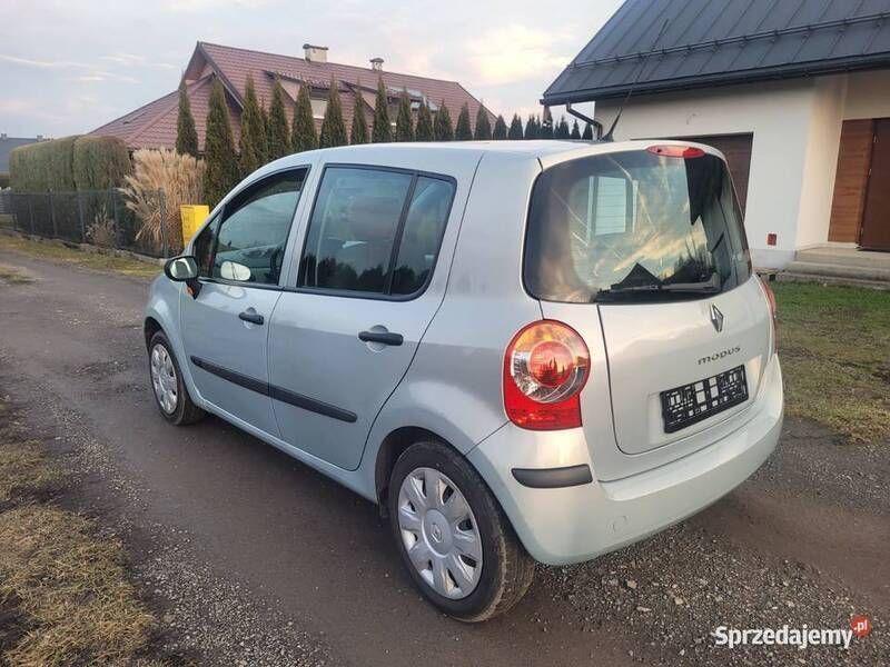 Srebrny Używany 2005 Renault Modus Minivan | 8900 zł (Uczciwa cena) - Obraz 1/4