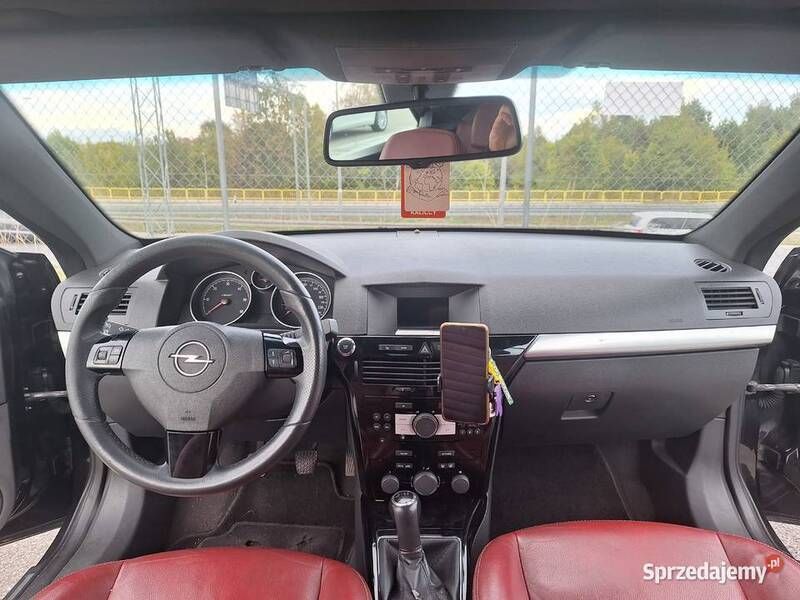 Używany Opel Astra Cabriolet Sport 150 KM (110 kW) 2009 Czarny Kabriolet