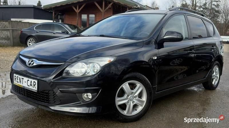 Używany Hyundai i30 90 KM (66 kW) 2011 Czarny (metalik) Kombi