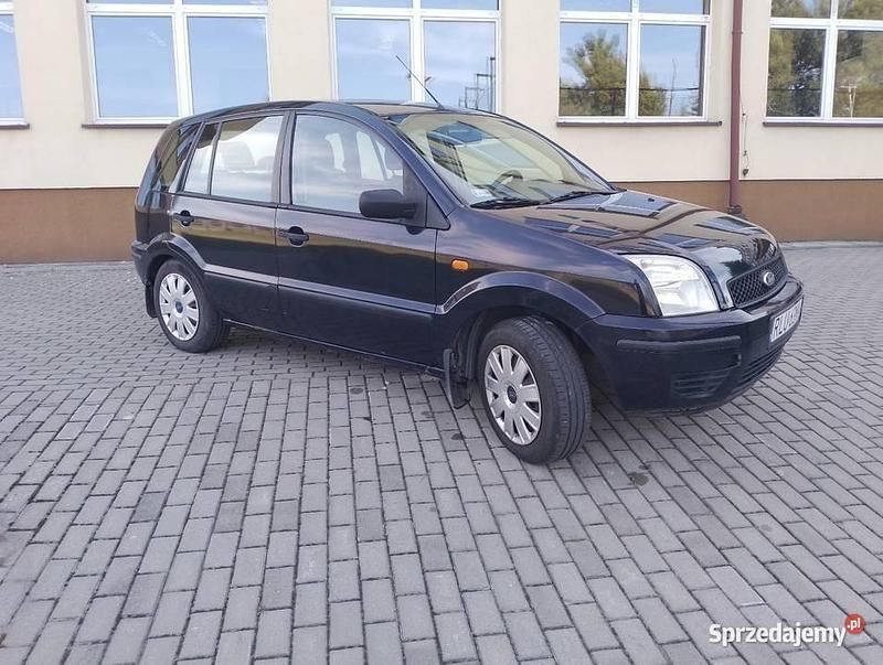 Grafitowy Używany 2004 Ford Fusion SUV | 4950 zł (Uczciwa cena) - Obraz 1/4
